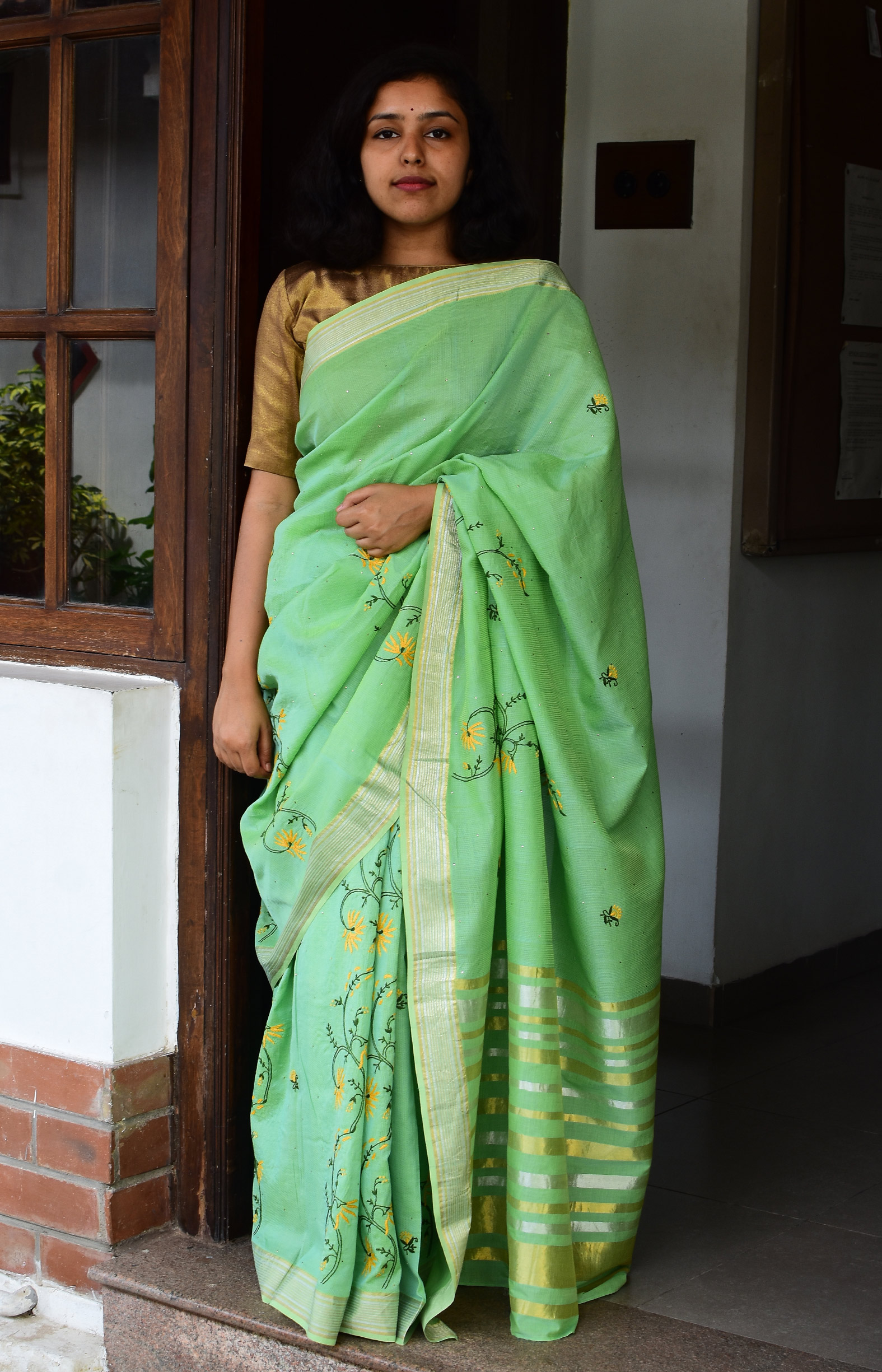 Green, Handwoven Organic Cotton, Textured Weave , Hand Embroidery, Occasion Wear, Jari, Chikankari Saree